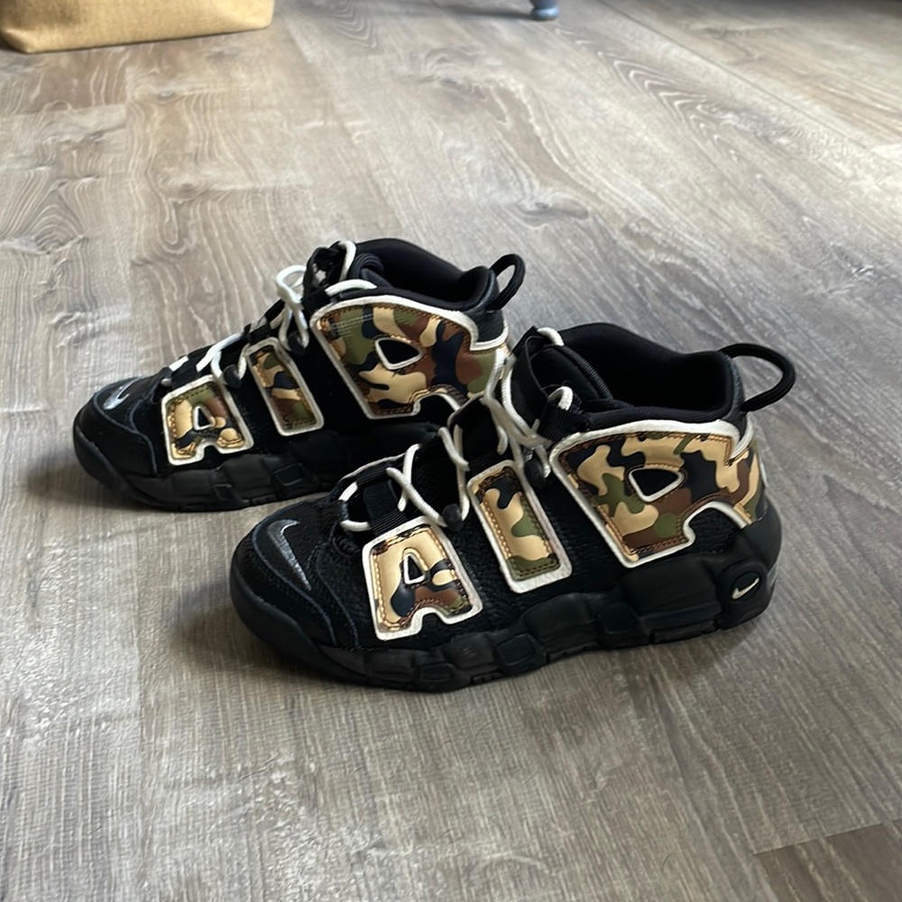 Nike Air More Uptemp 96 camo youth size 4.5